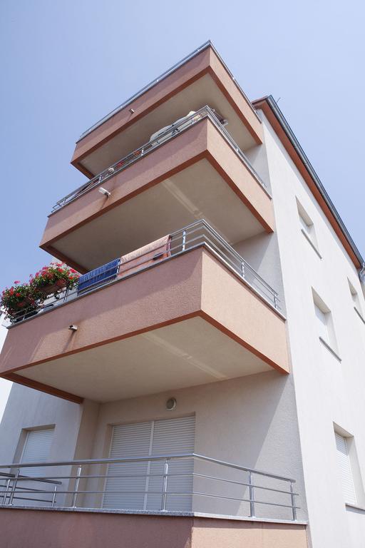 Peachy House Apartment Rijeka Room photo