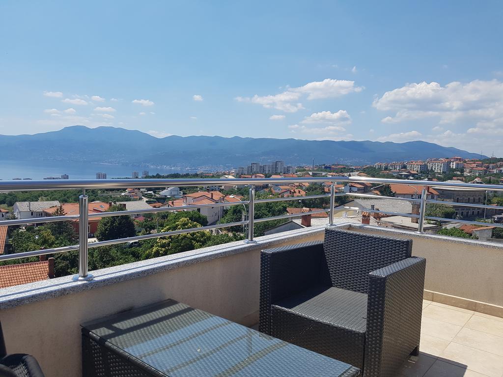 Peachy House Apartment Rijeka Exterior photo